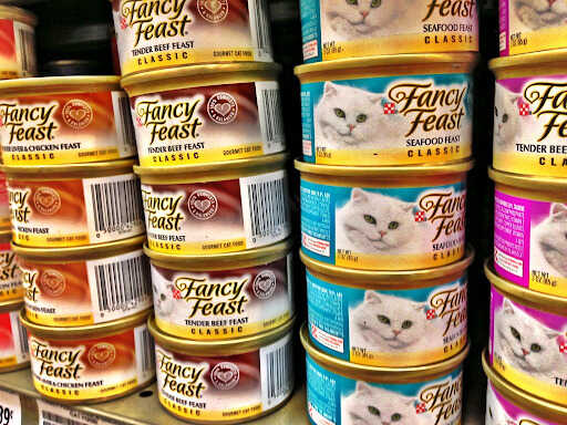 Fancy Feast Offers Three Main Types of cat food
